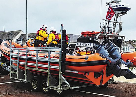Boat runs out of fuel near Gun’s Island